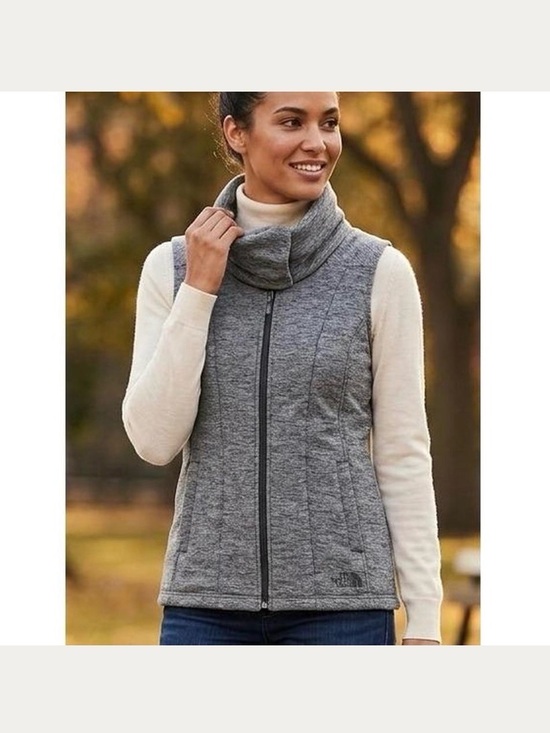 The North Face Jackets & Blazers - THE NORTH FACE PSEUDIO HEATHER GREY QUILTED VEST